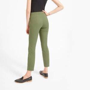 Everlane | The Bi-Stretch Work Pant in Olive Green